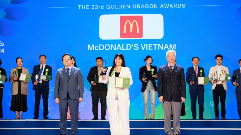 Tiên phong hướng tới nền kinh tế xanh, McDonald’s Việt Nam nhận giải Rồng Vàng lần thứ 6