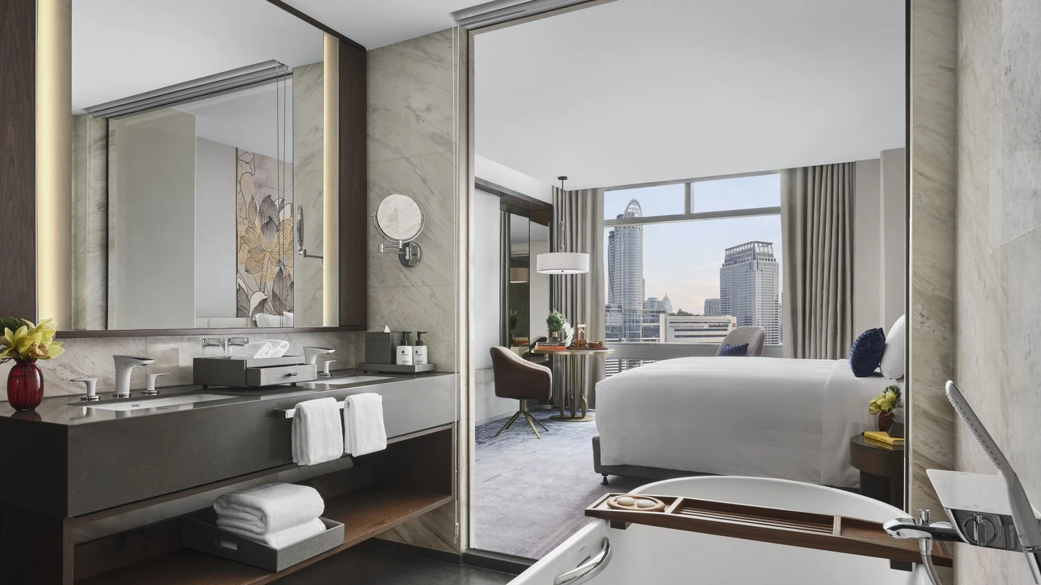 Trải nghiệm lưu trú đẳng cấp với căn hộ suite sang trọng tại khách sạn Chatrium Grand Bangkok