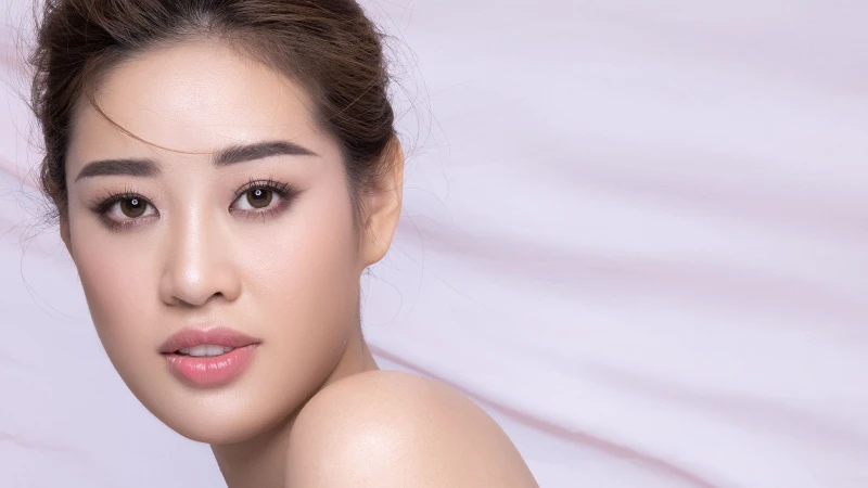 Hoa hậu Khánh Vân kể câu chuyện của những dải lụa qua bộ ảnh mới