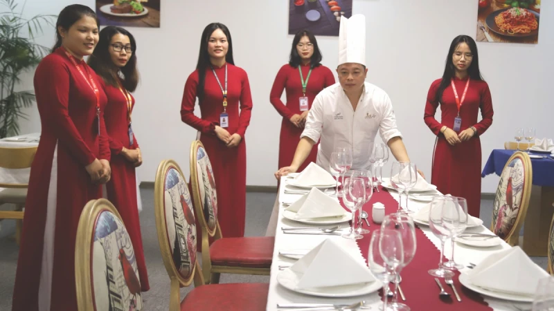 Chef Jack Lee giao lưu cùng sinh viên Du lịch & Việt Nam học, Đại học Nguyễn Tất Thành