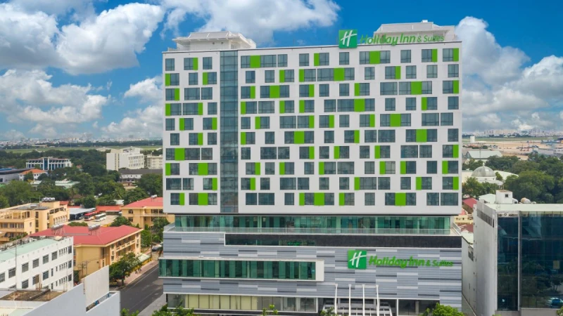 Khách sạn holiday inn đầu tiên ở Việt Nam khai trương tại thành phố Hồ Chí Minh