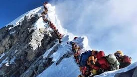 Cấm leo đỉnh Everest để phòng lây nhiễm Covid-19