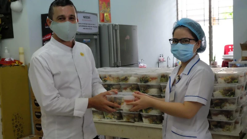 Park Hyatt Saigon tiếp sức đội ngũ y bác sĩ trong mùa dịch Covid-19