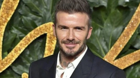 Học cách phối trang phục dự tiệc đơn giản nhưng cực lịch lãm như David Beckham