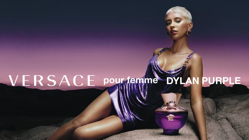 Versace pour femme Dylan Purple - Khung cảnh rực rỡ của bữa tiệc mùa hè bất tận