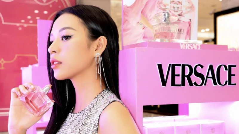 Versace Bright Crystal: quyến rũ, thuần khiết và tỏa sáng