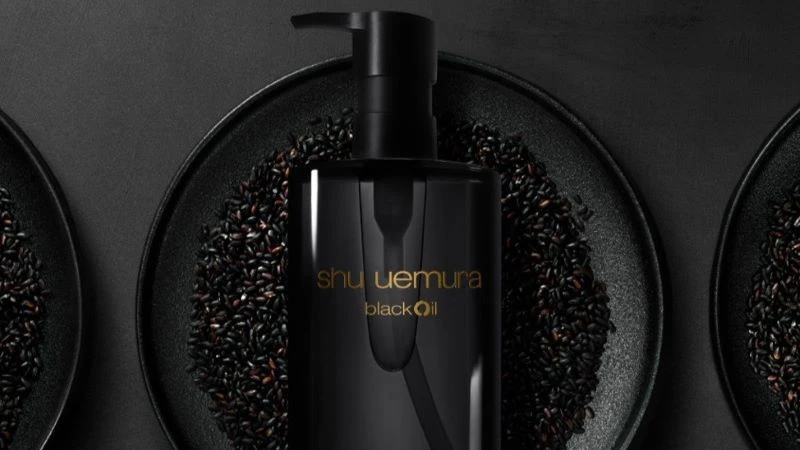Shu Uemura ra mắt dầu tẩy trang Black Oil - Quyền năng dầu đen, sạch sâu rạng ngời