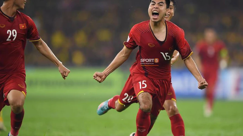 Trận chung kết lượt đi AFF Cup đạt rating cao nhất trong vòng 8 năm ở Hàn Quốc, tạo cơn sốt hiếm có trong lịch sử truyền hình xứ kim chi