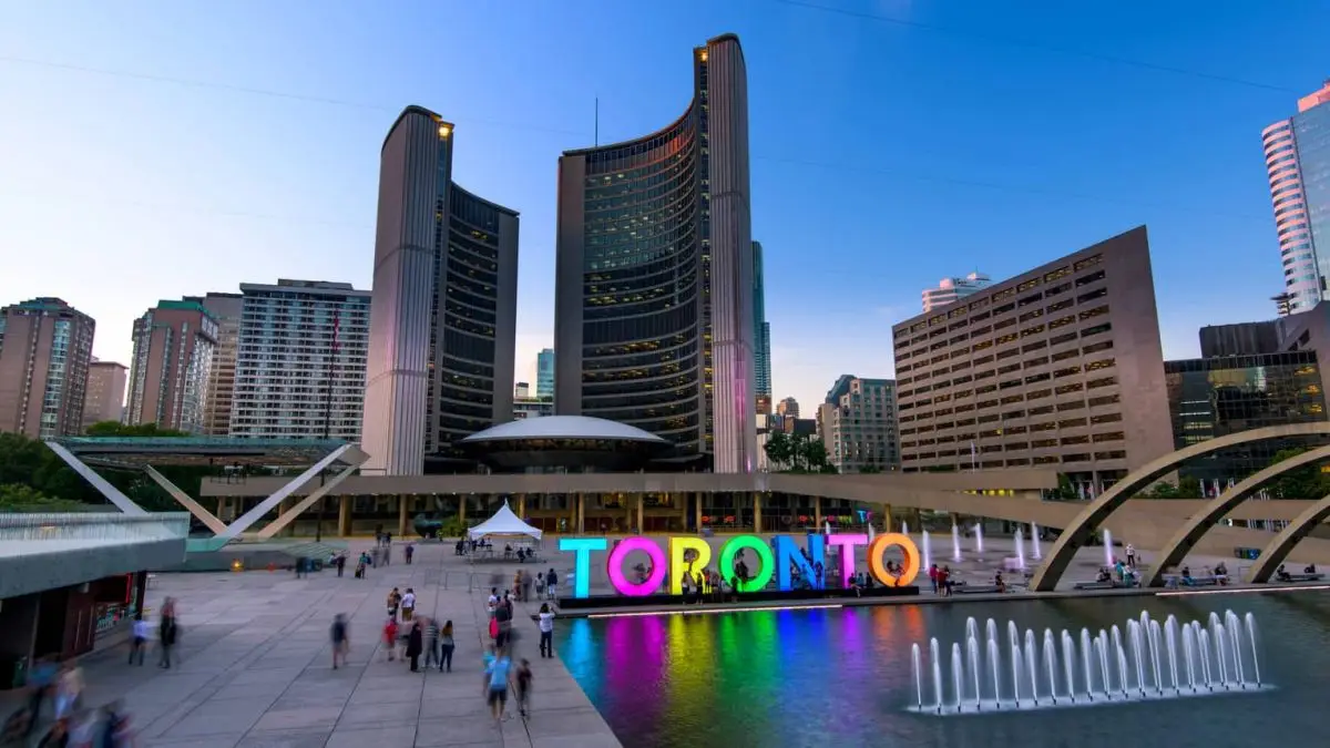 Toronto, một trong những thành phố sầm uất nhất Canada