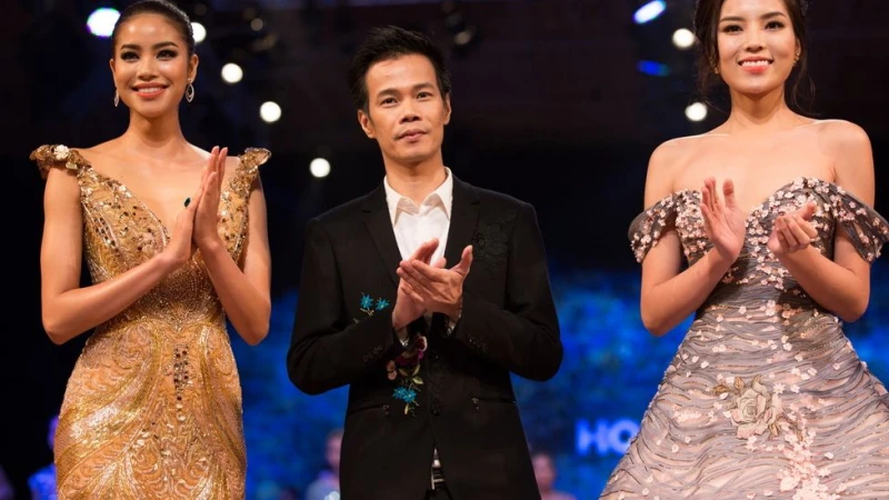 NTK Hoàng Hải comeback với BST “áo cưới” tại Vietnam International Fashion Week 2021