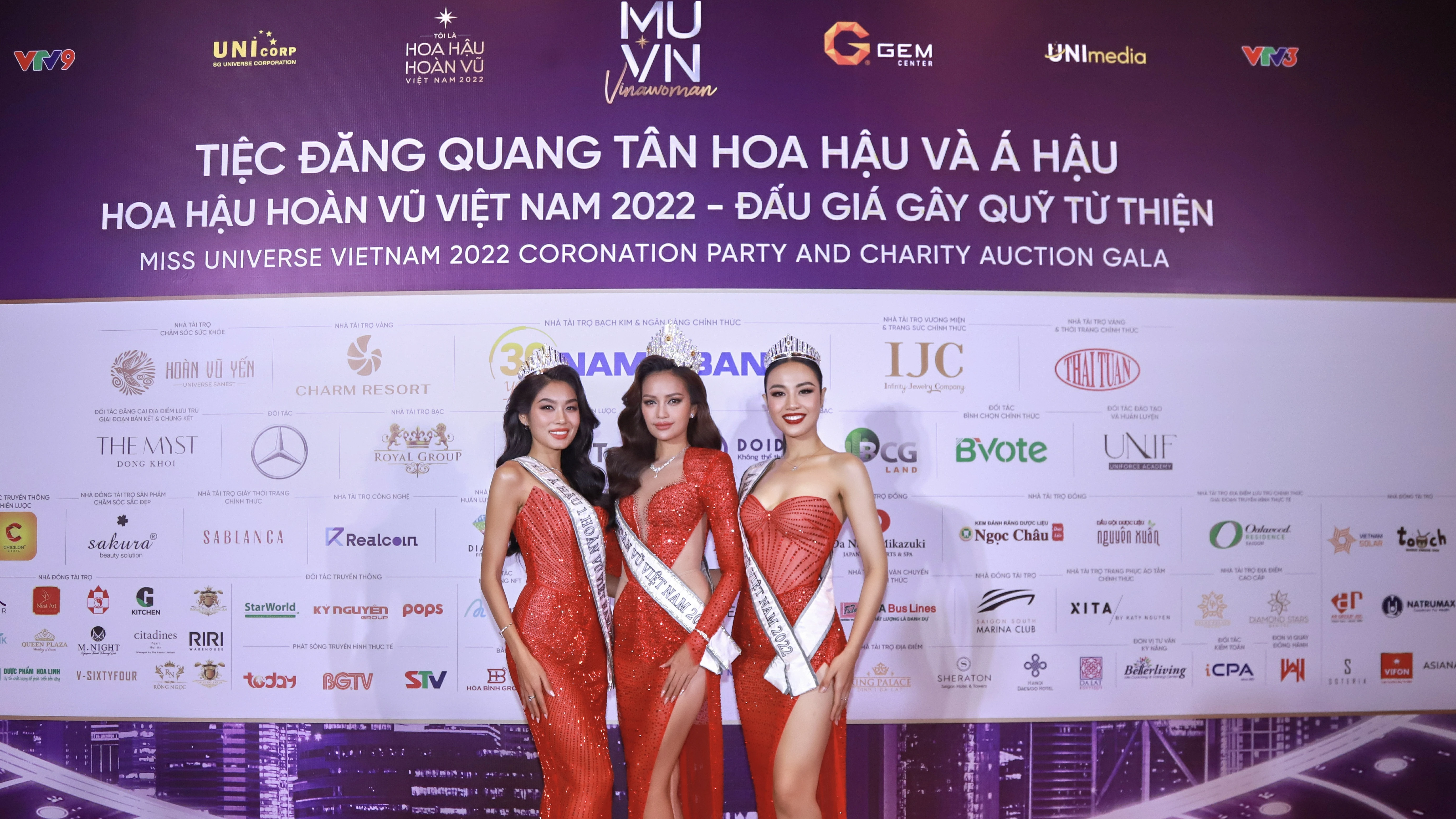 Top 3 Hoa Hậu Hoàn Vũ Việt Nam 2022 đấu giá từ thiện quyên góp hơn 2 tỷ đồng cho hoạt động thiện nguyện