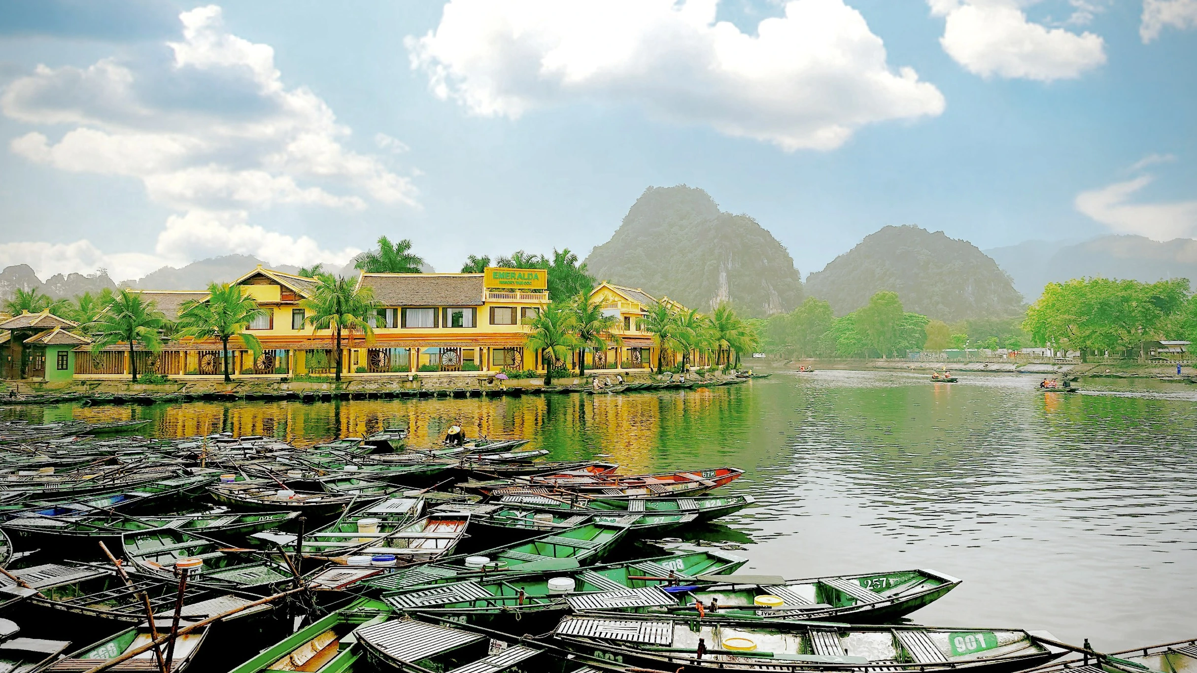 Emeralda Resort Tam Cốc đón khách mùa hè với nhiều ưu đãi hấp dẫn