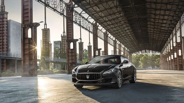 Siêu xe gầm thấp Maserati Quattroporte 2018