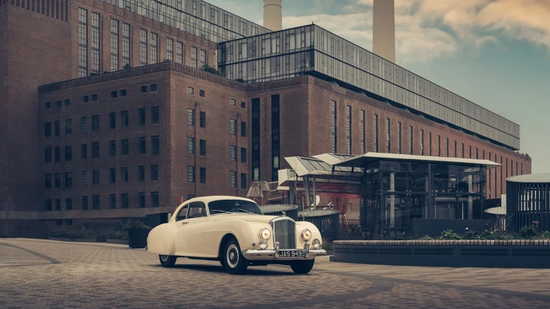 Độc bản kỷ niệm 70 năm Bentley Continental GT Azure chính thức được ra mắt
